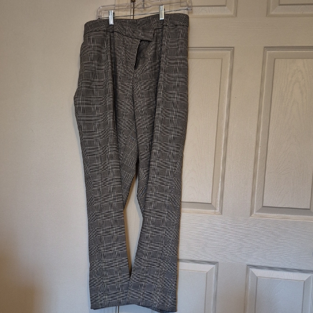 Women' Gray Plaid Pants